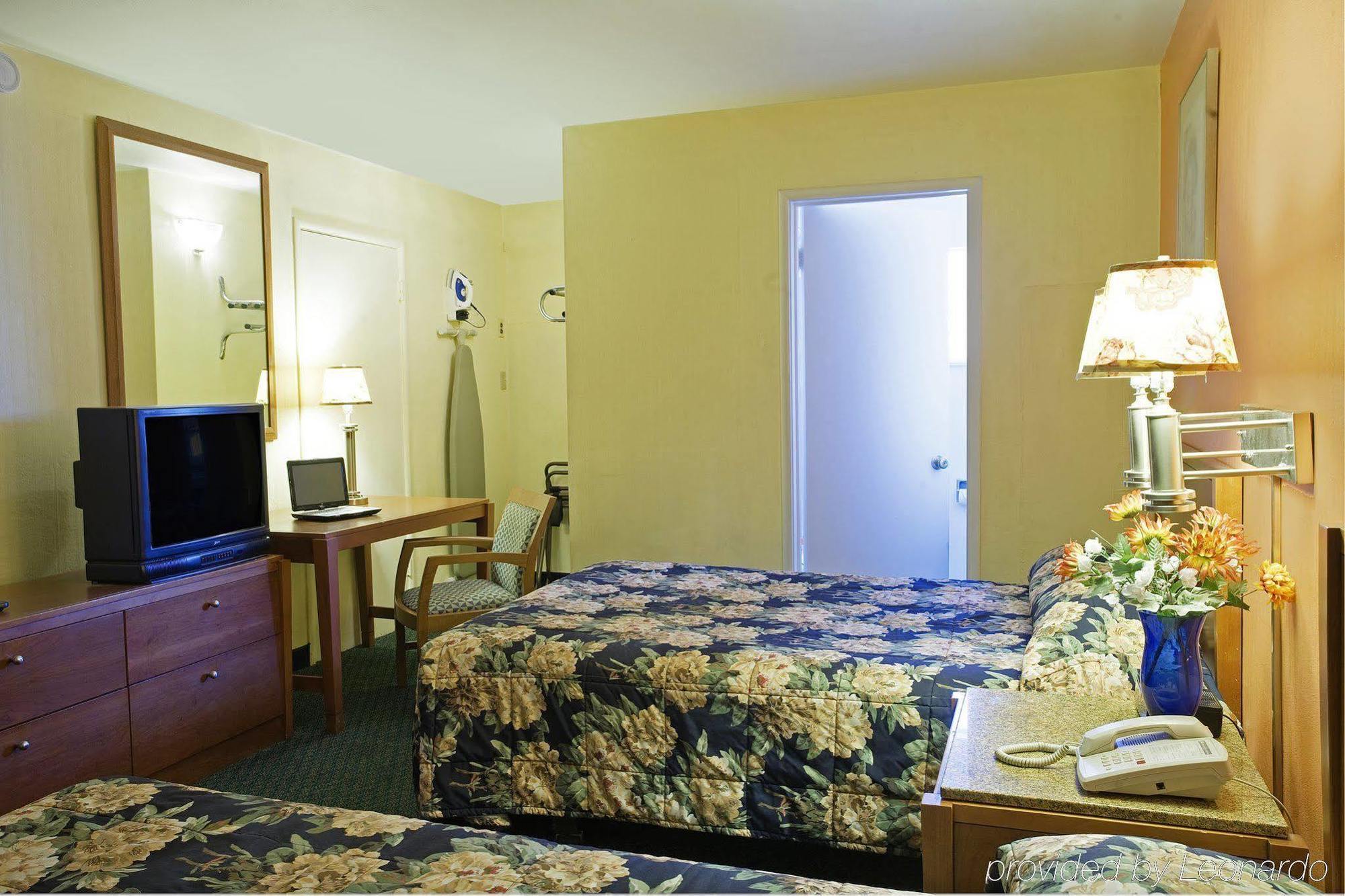 Americas Best Value Inn - Ливърмор Стая снимка